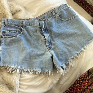 Levi shorts!! 550’s size w 40 and L 30.